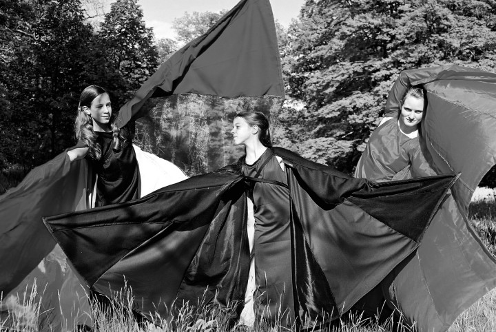 Tanz der „Edelsteine“, Tänzerinnen der Jugend&KunstSchule. Foto: Jürgen Frohse