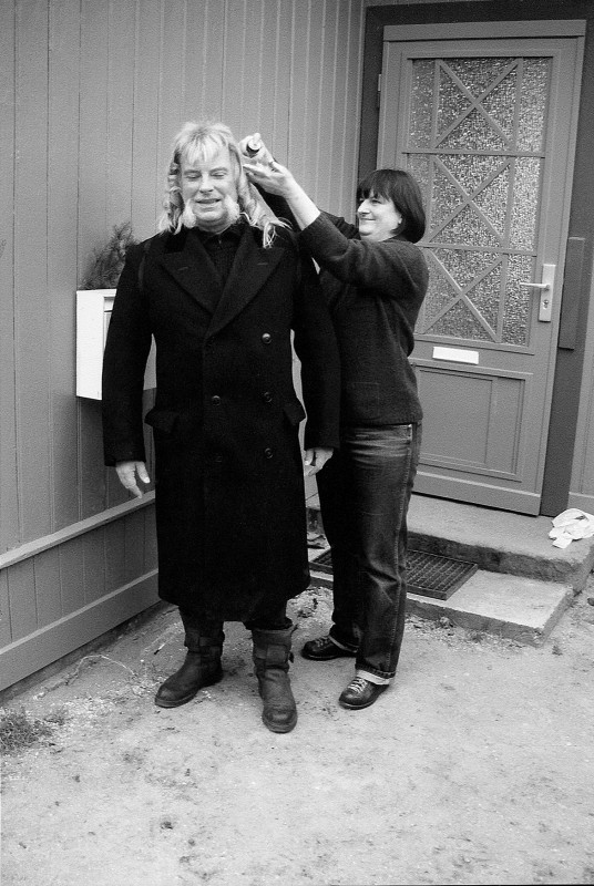 Vera Steinfelder beim „Schmücken“. Foto: C. Mögel