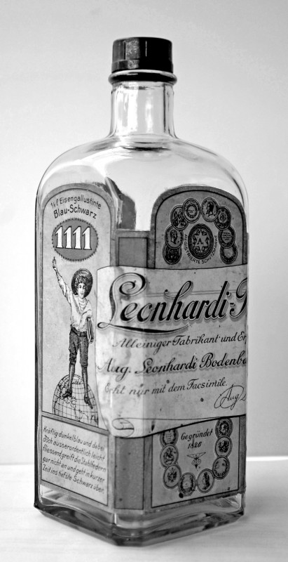 Tintenflasche der Firma Aug. Leonhardi aus der Sammlung Hagen Kreisch