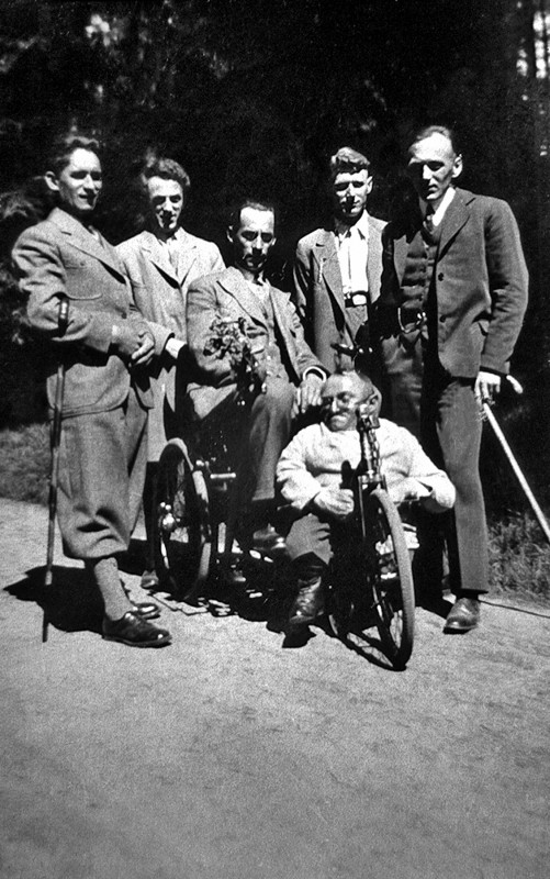 Willy Gössel mit Freunden bei einem Pfingstausflug in der Dresdner Heide 1933. Foto: Sammlung Lorenz