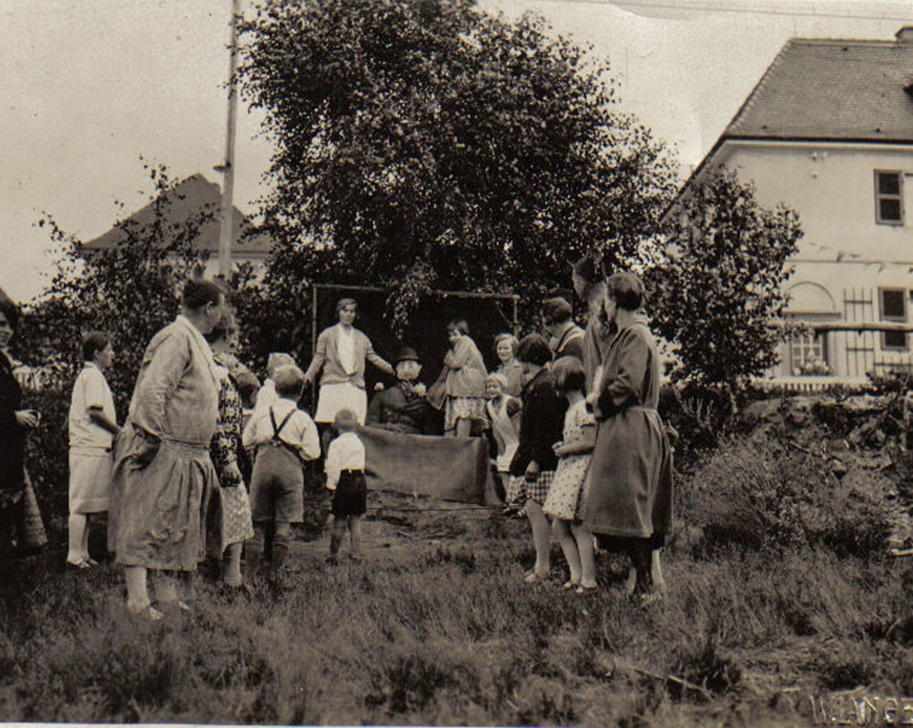 „Hau den Lucas“ zum Sommerfest 1936 am Amselsteg. Foto: Sammlung Zeitler
