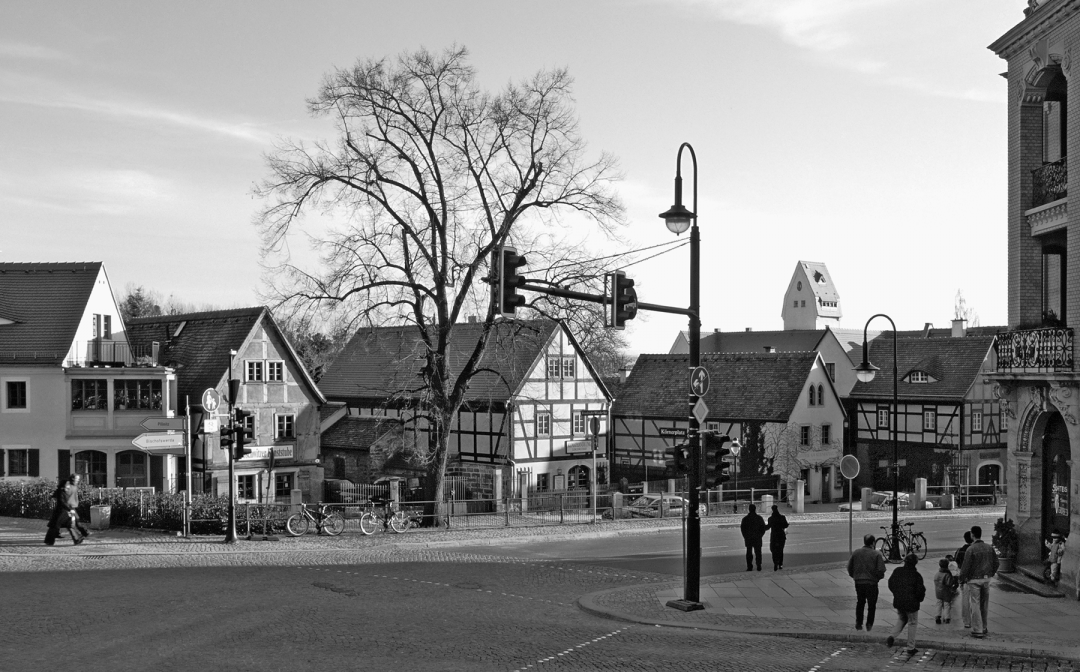Blick vom Körnerplatz in die Friedrich-Wieck-Straße 2006 Foto: J. Frohse