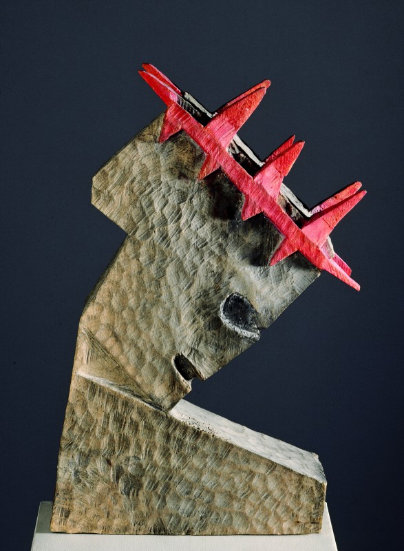 Friedrich Press, Christus mit roter Dornenkrone, 1988, Linde, teilweise rot gefasst, 40 x 24 x 8 cm, Skulpturensammlung, Staatliche Kunstsammlungen Dresden. Foto: Elke Estel & Hans-Peter Klut