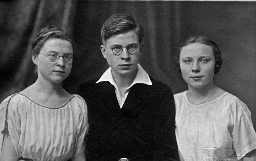 Magdalena Kupfer (rechts) mit ihren Geschwistern Johannes und Johanna, 1924. Foto: Sammlung Magda Kupfer
