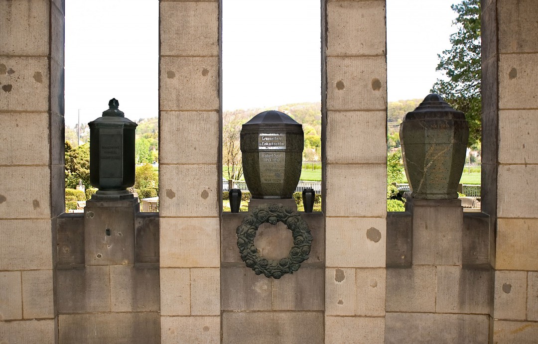 Urnen im Krematorium Tolkewitz Foto: Jürgen Frohse