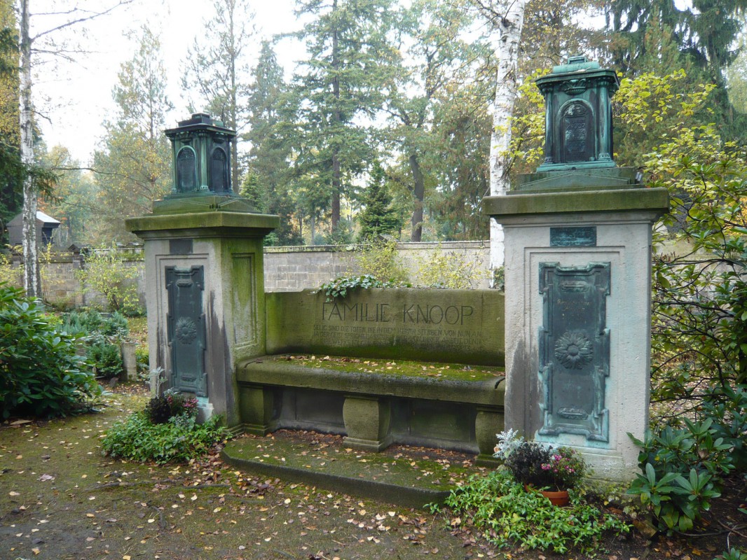Grabstätte der Familie Knoop im Urnenhain Dresden-Tolkewitz. Foto: Ute Häse