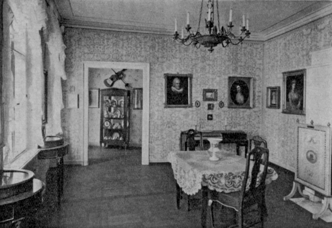 Wohnzimmer der Familie Körner im vormaligen Körner-Museum. Quelle: Dr. Fritz Löffler, Das Körnerhaus in Dresden, Heft Nr. 47 der „Geschichtlichen Wanderfahrten“, Verlag C. Heinrich, Dresden 1936 Sammlung Waltraud Herrmann, Loschwitz