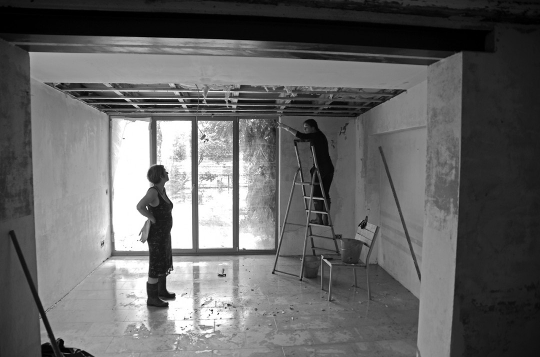 Bei Familie Schinko/Wilepp auf der F.-Wieck-Straße in Loschwitz musste auch die Decke entfernt werden. Foto: Jürgen Frohse