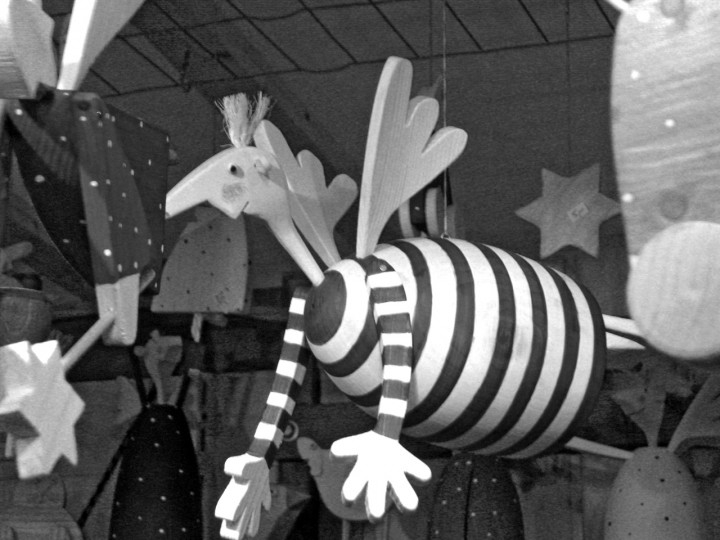 Eine Weihnachtskrippe mit den fröhlichen Figuren von Klaus Wiechmann wird erstmals den Markt bereichern. Foto: Klaus Wiechmann