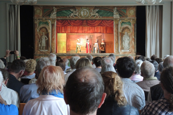 Volles Haus bei den „Rittern von Loschwitz“ im Kirchgemeindehaus Loschwitz. Foto: Olaf Bernstengel