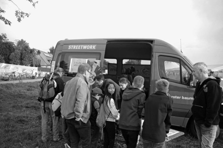 Das Streetworkerteam beim Loschwitzer Vereinstag. Foto: Ulrike Schüler